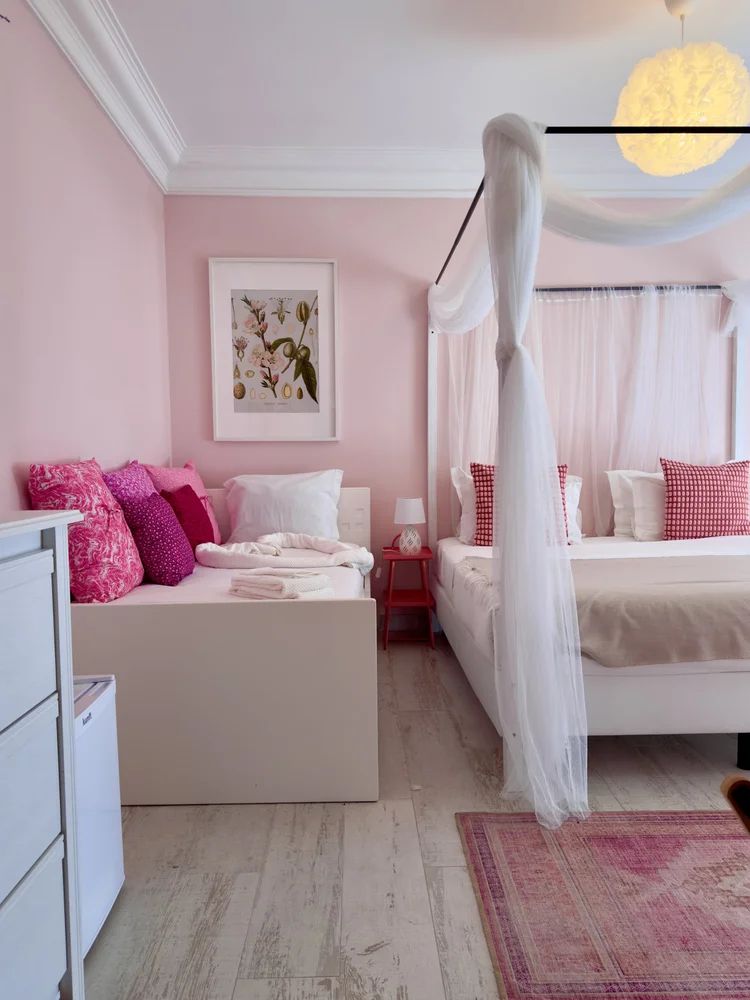 O House Ericeira - Pink Romance Suite